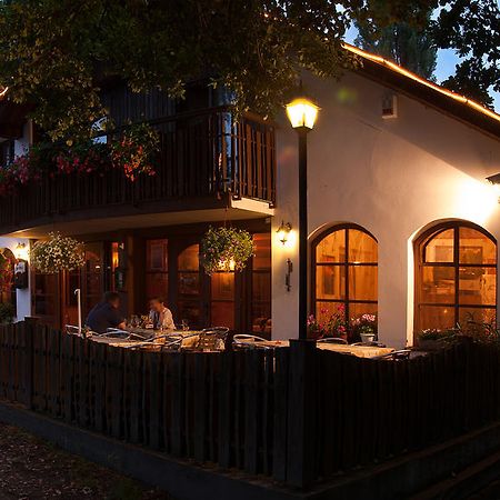 Lovecky Hotel Jivak Louceň Bagian luar foto