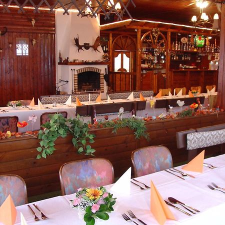 Lovecky Hotel Jivak Louceň Bagian luar foto