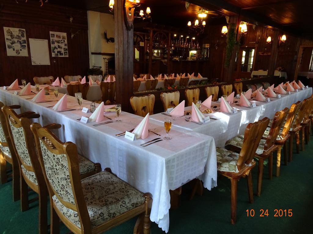 Lovecky Hotel Jivak Louceň Bagian luar foto