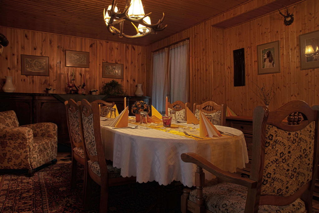 Lovecky Hotel Jivak Louceň Bagian luar foto