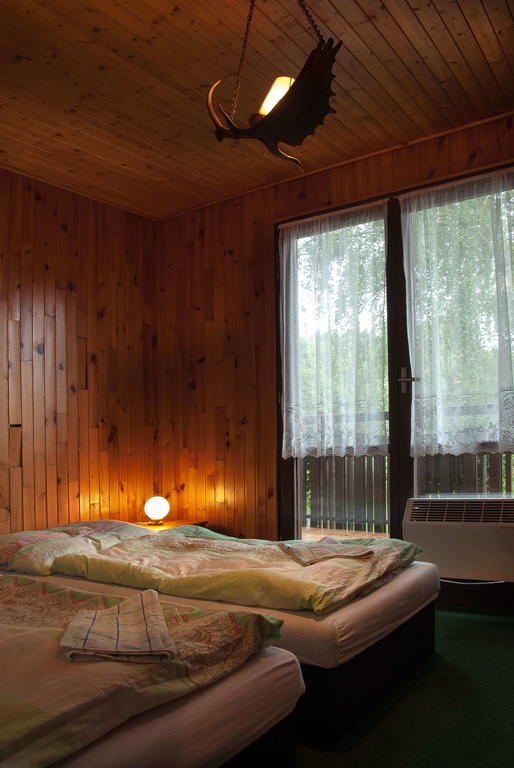 Lovecky Hotel Jivak Louceň Ruang foto