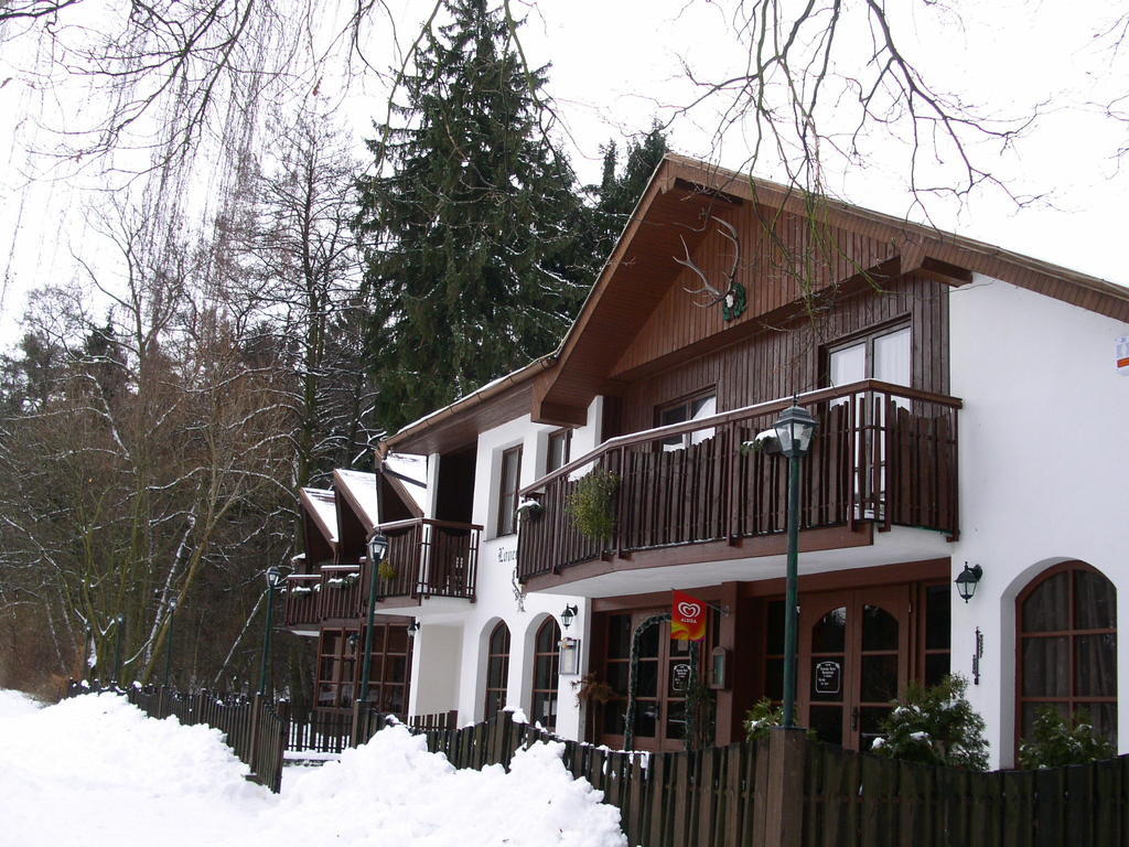 Lovecky Hotel Jivak Louceň Bagian luar foto