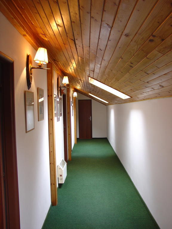 Lovecky Hotel Jivak Louceň Bagian luar foto