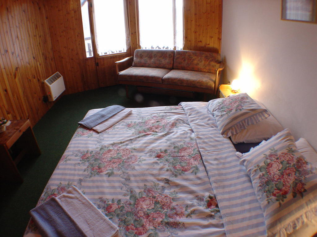Lovecky Hotel Jivak Louceň Bagian luar foto