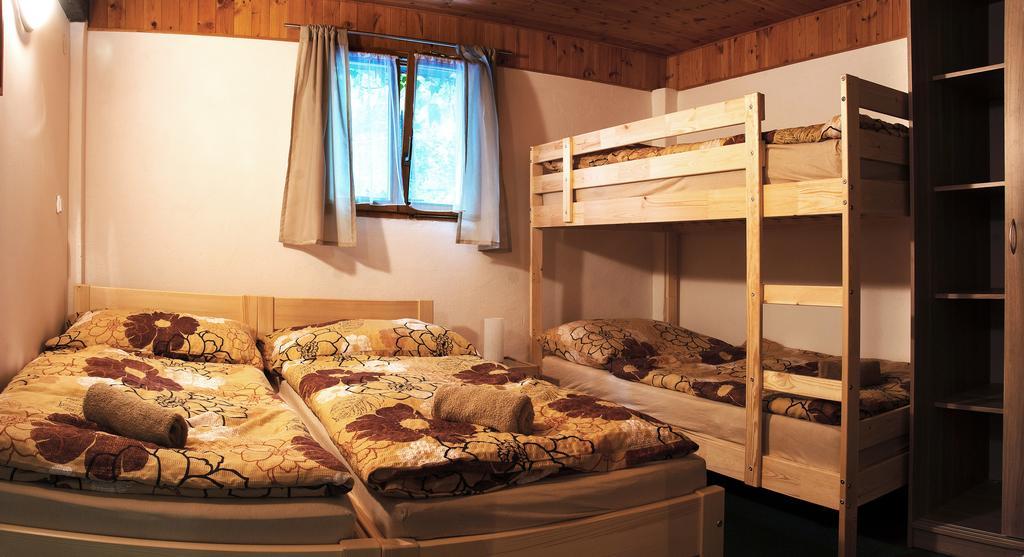 Lovecky Hotel Jivak Louceň Bagian luar foto
