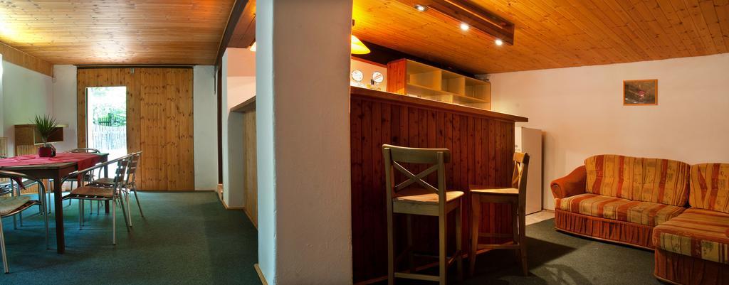 Lovecky Hotel Jivak Louceň Bagian luar foto