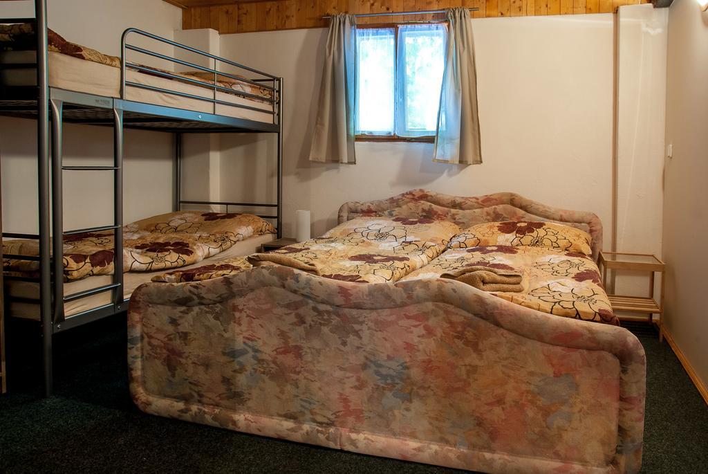 Lovecky Hotel Jivak Louceň Bagian luar foto